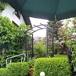 松呐黒木膳食公寓酒店