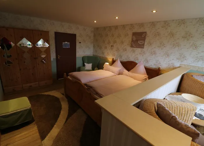 松呐黒木膳食公寓酒店