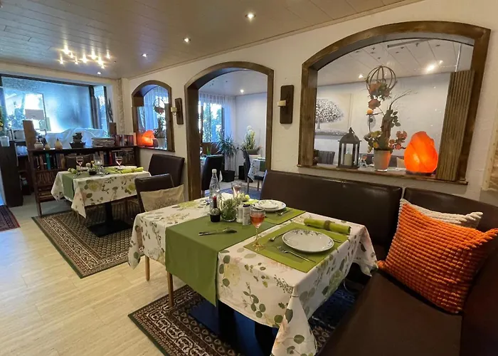 松呐黒木膳食公寓酒店