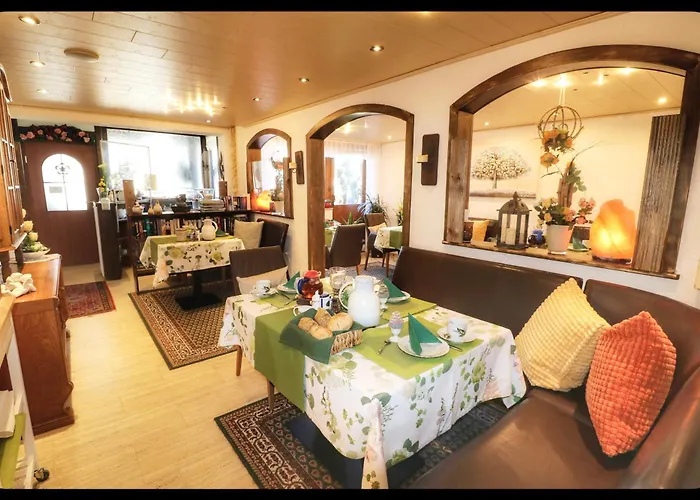 松呐黒木膳食公寓酒店 3*